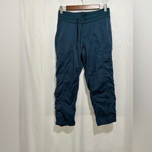 The North Face Women's Aphrodite Capri Cropped Pants‎ Small Outdoors